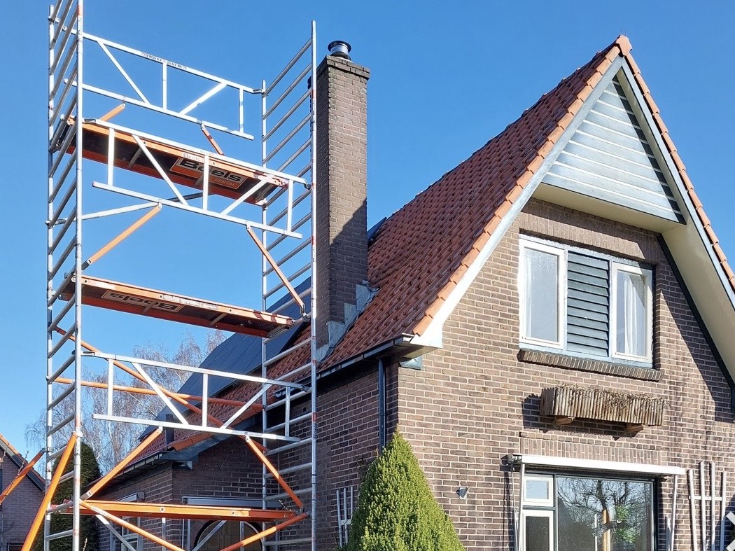 Schoorsteen verwijderd voor